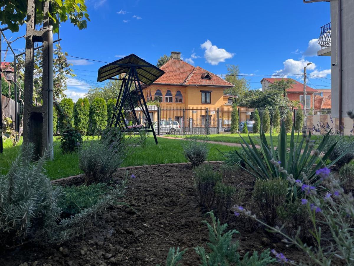 Casa Topazz Târgu Jiu Eksteriør billede